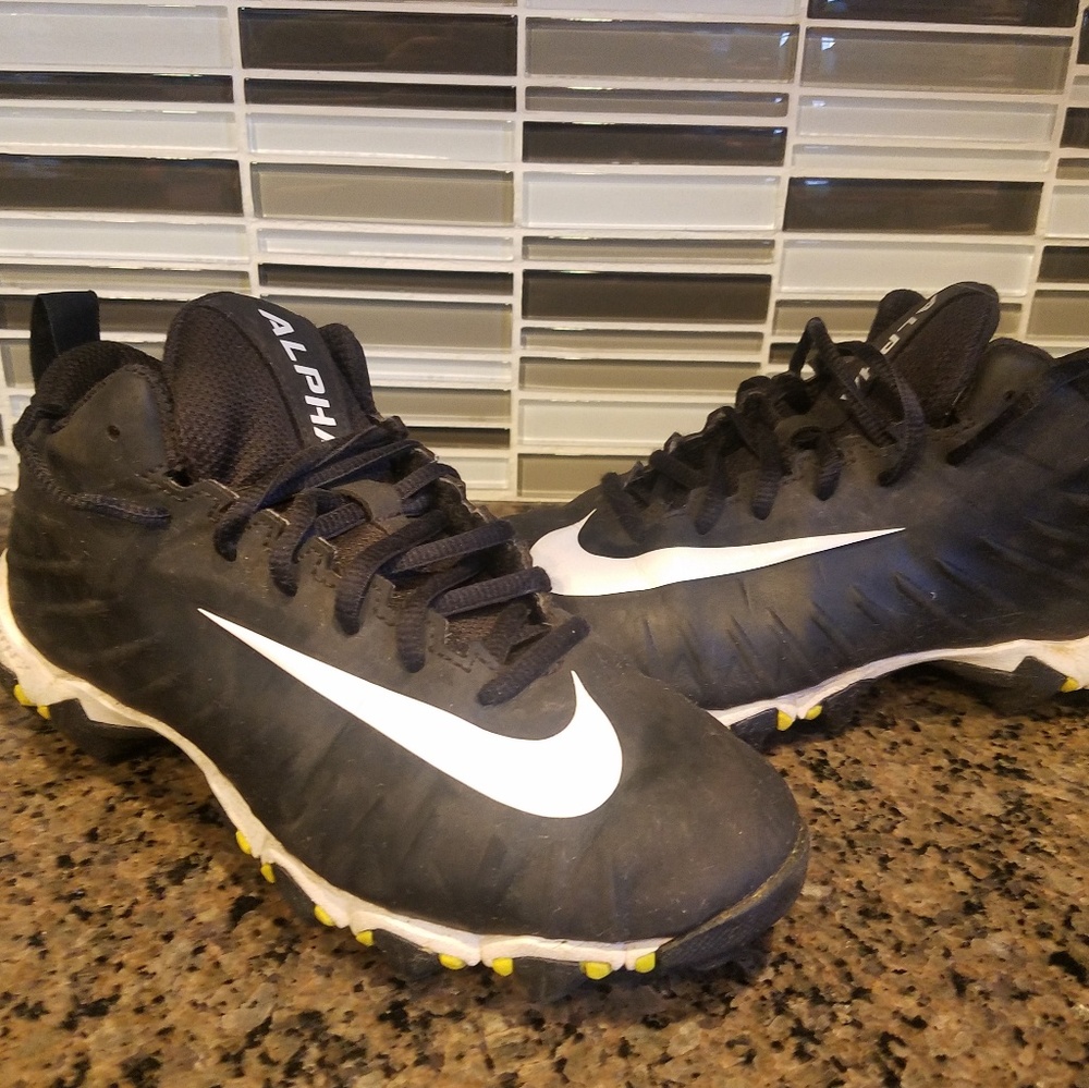 Nike boys size 3 football cleats.